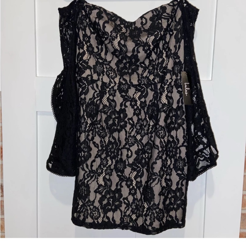 Lulus Black Lace Dress With Bell Sleeve Women's PTP 16” New With Tag
